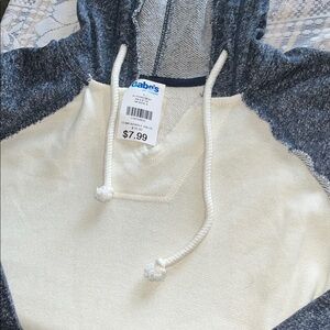 Blue Q V-Neck Sweater - Cream and Blue